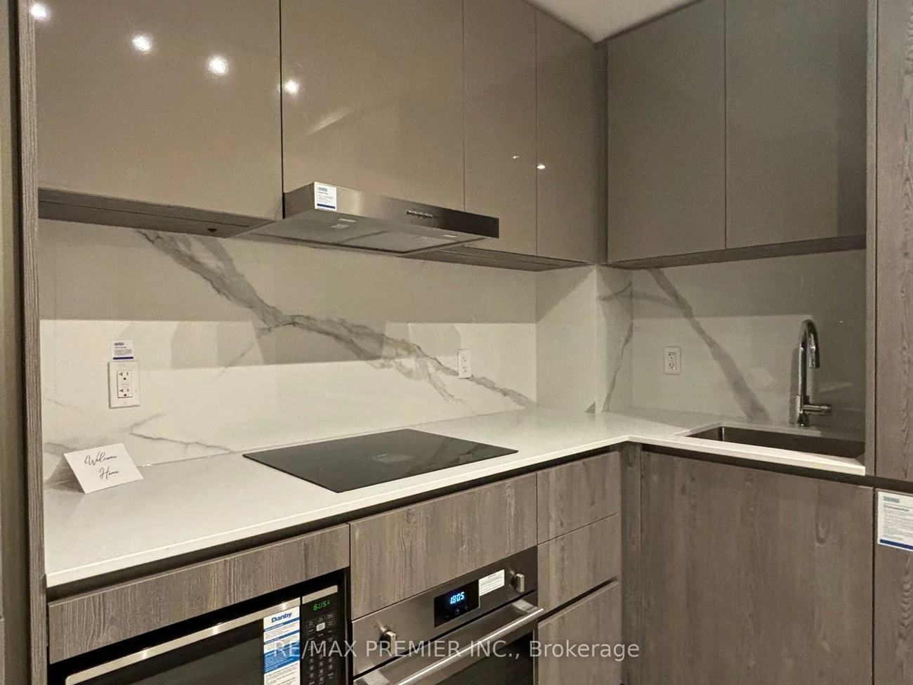 8, Interchange, Vaughan Corporate Centre, Vaughan