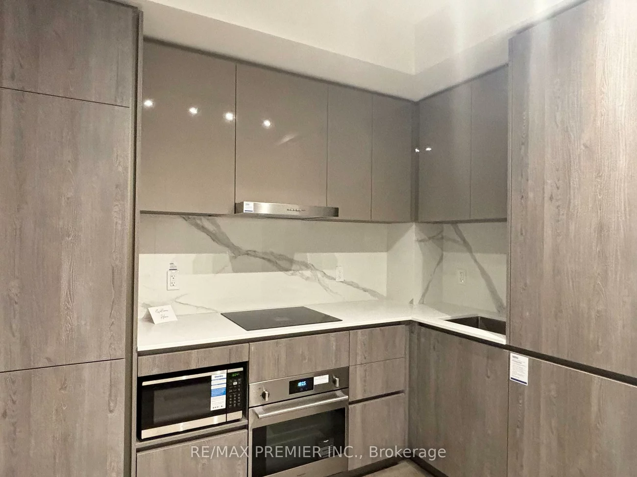 8, Interchange, Vaughan Corporate Centre, Vaughan