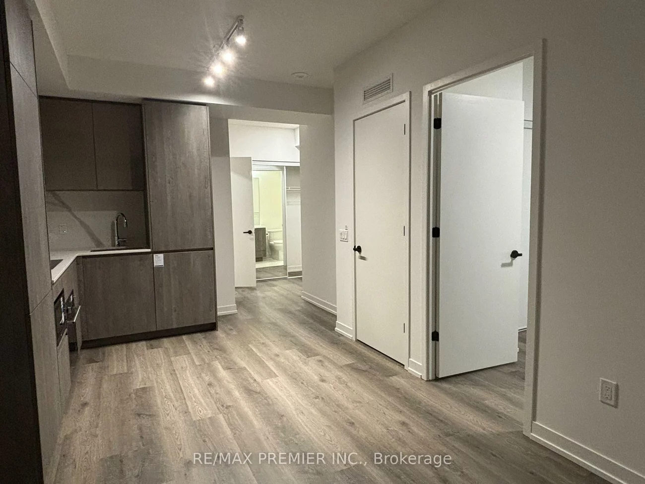 8, Interchange, Vaughan Corporate Centre, Vaughan