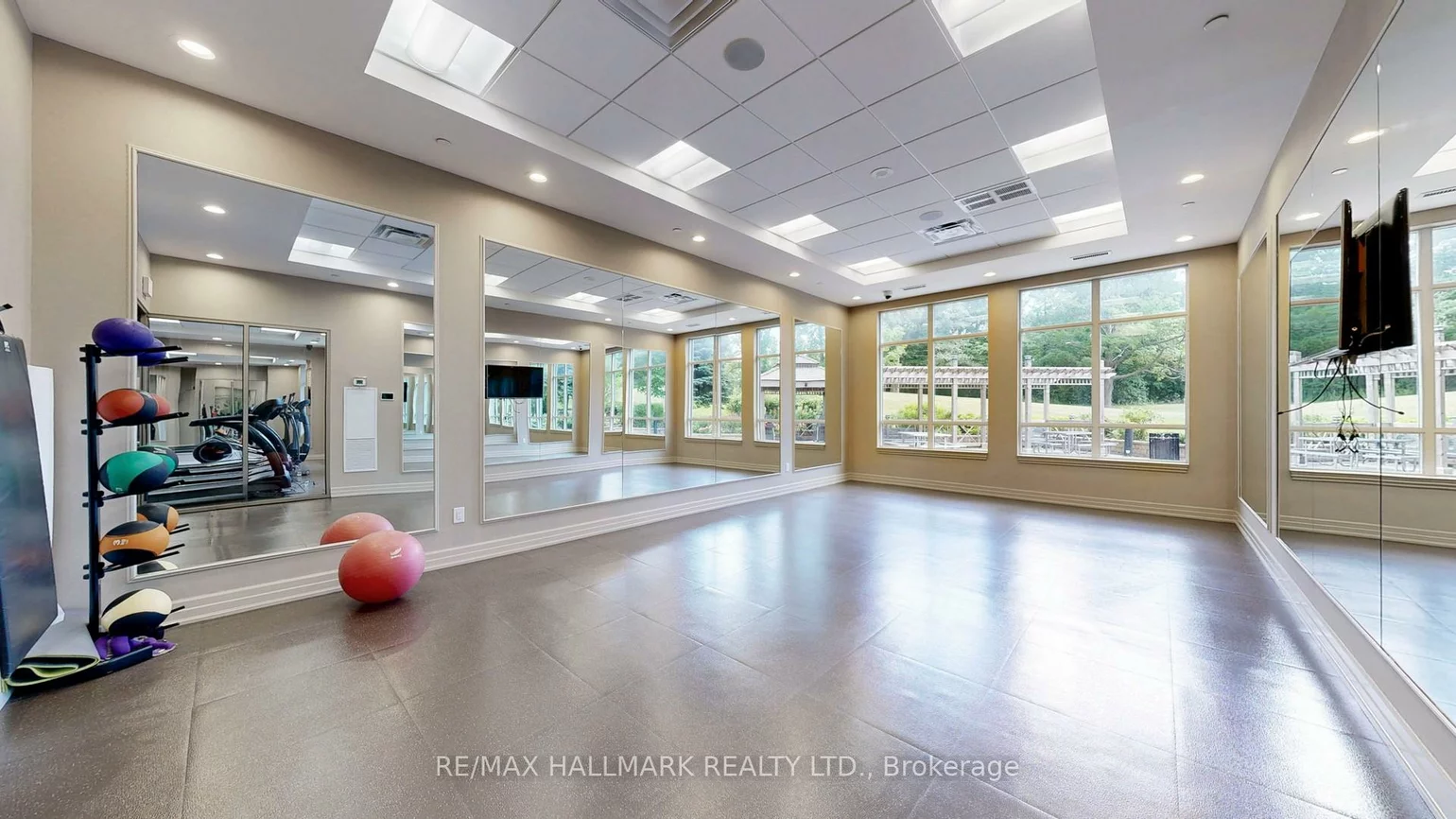 9255, Jane St, Maple, Vaughan