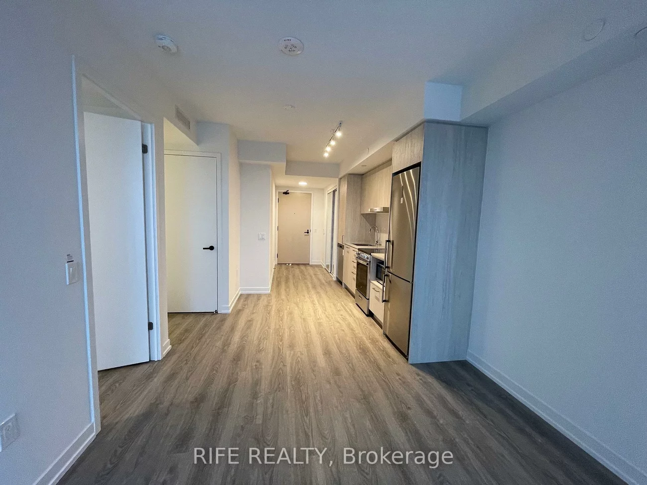 195, Commerce, Vaughan Corporate Centre, Vaughan