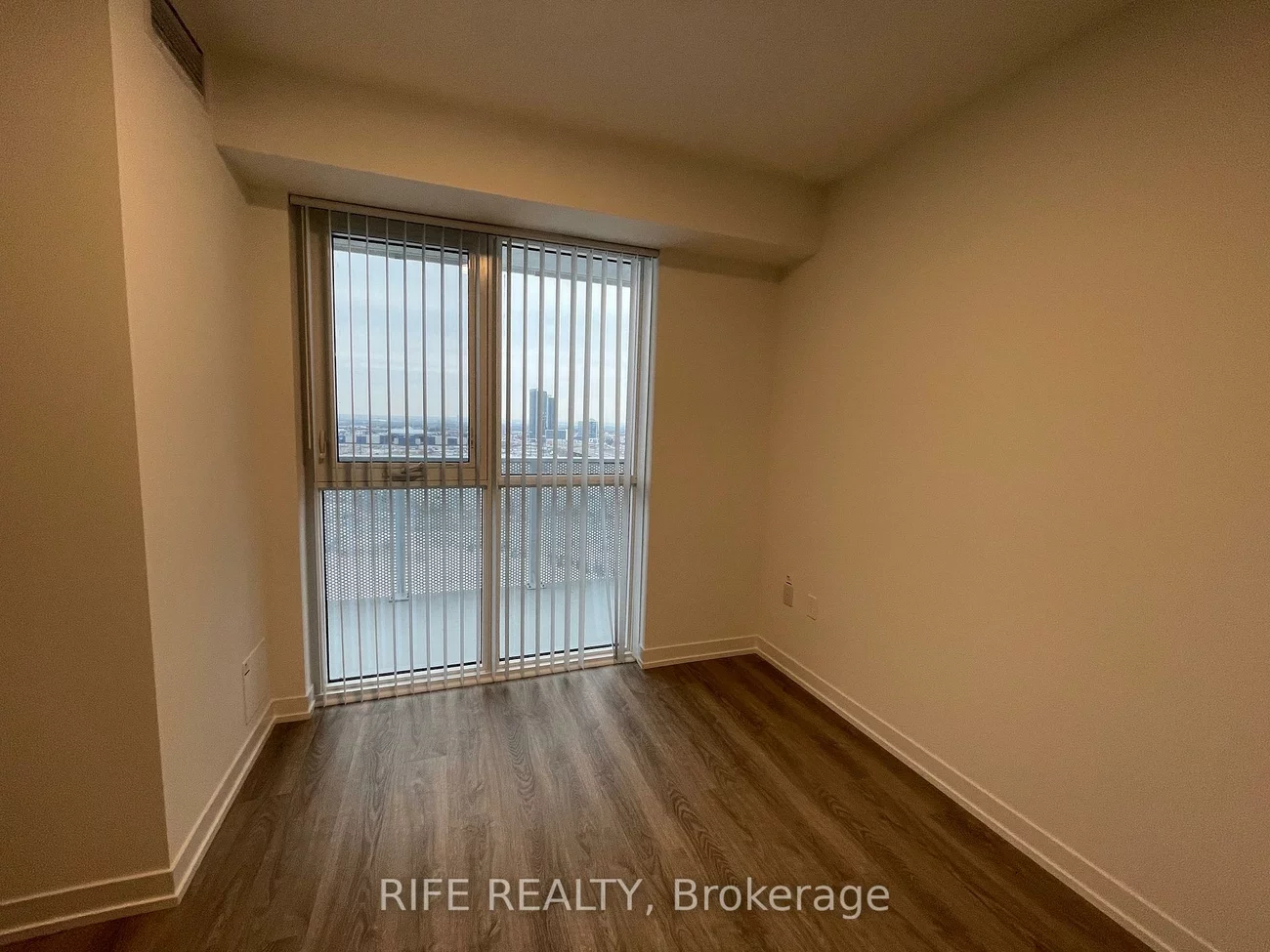 195, Commerce, Vaughan Corporate Centre, Vaughan