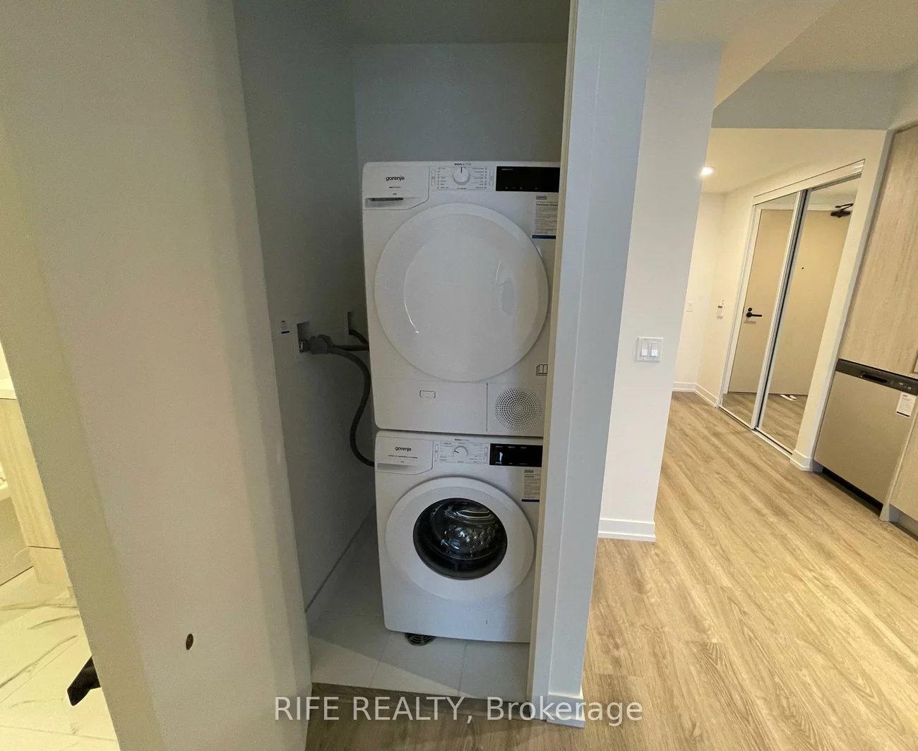 195, Commerce, Vaughan Corporate Centre, Vaughan