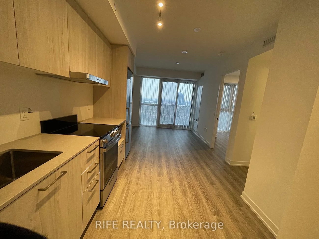 195, Commerce, Vaughan Corporate Centre, Vaughan