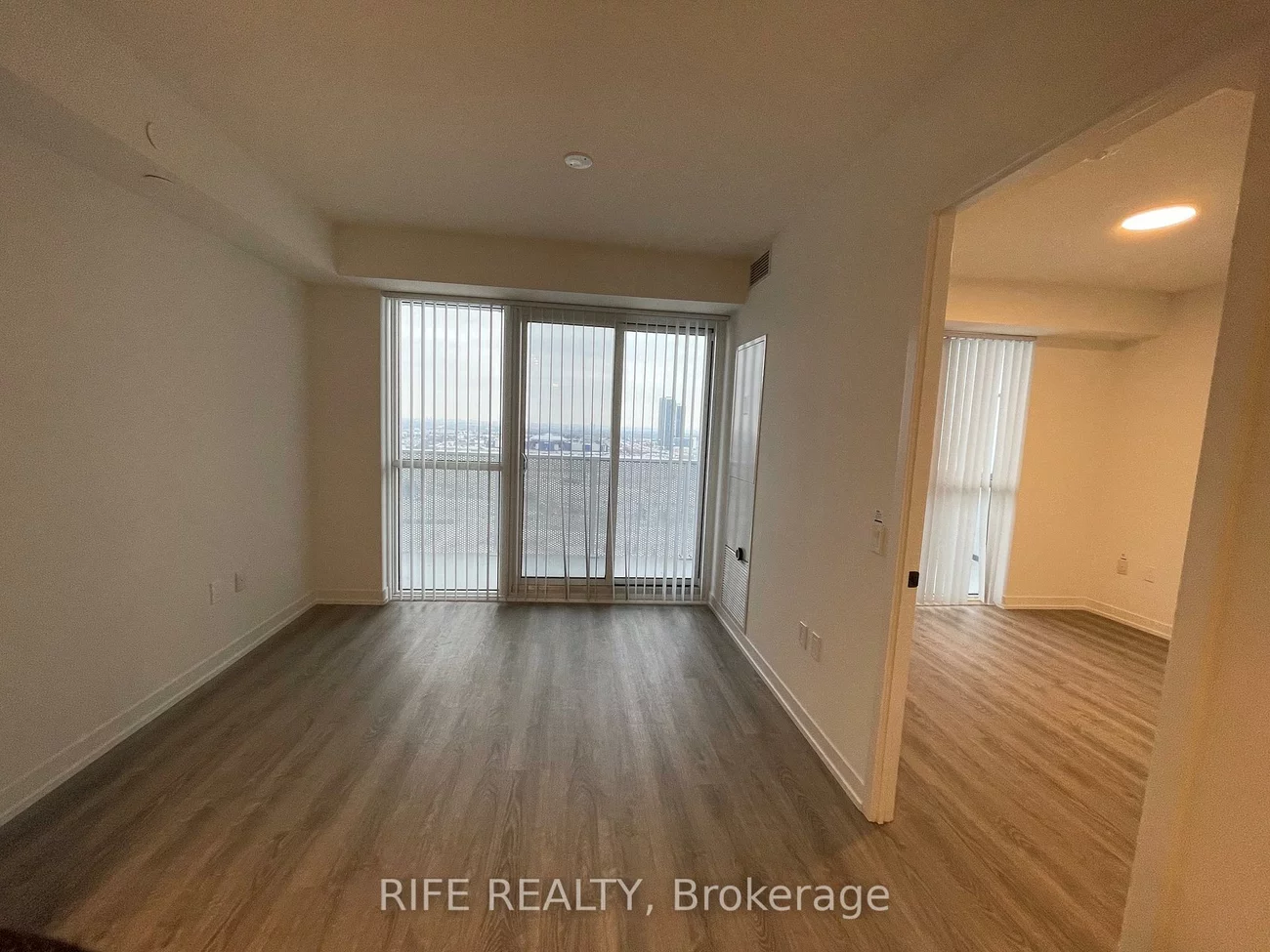 195, Commerce, Vaughan Corporate Centre, Vaughan