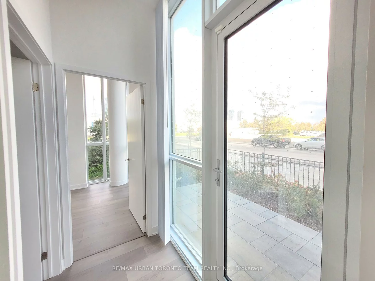 60, Honeycrisp, Vaughan Corporate Centre, Vaughan