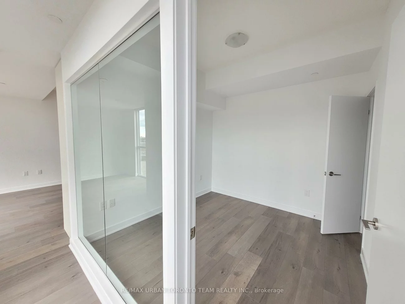 60, Honeycrisp, Vaughan Corporate Centre, Vaughan