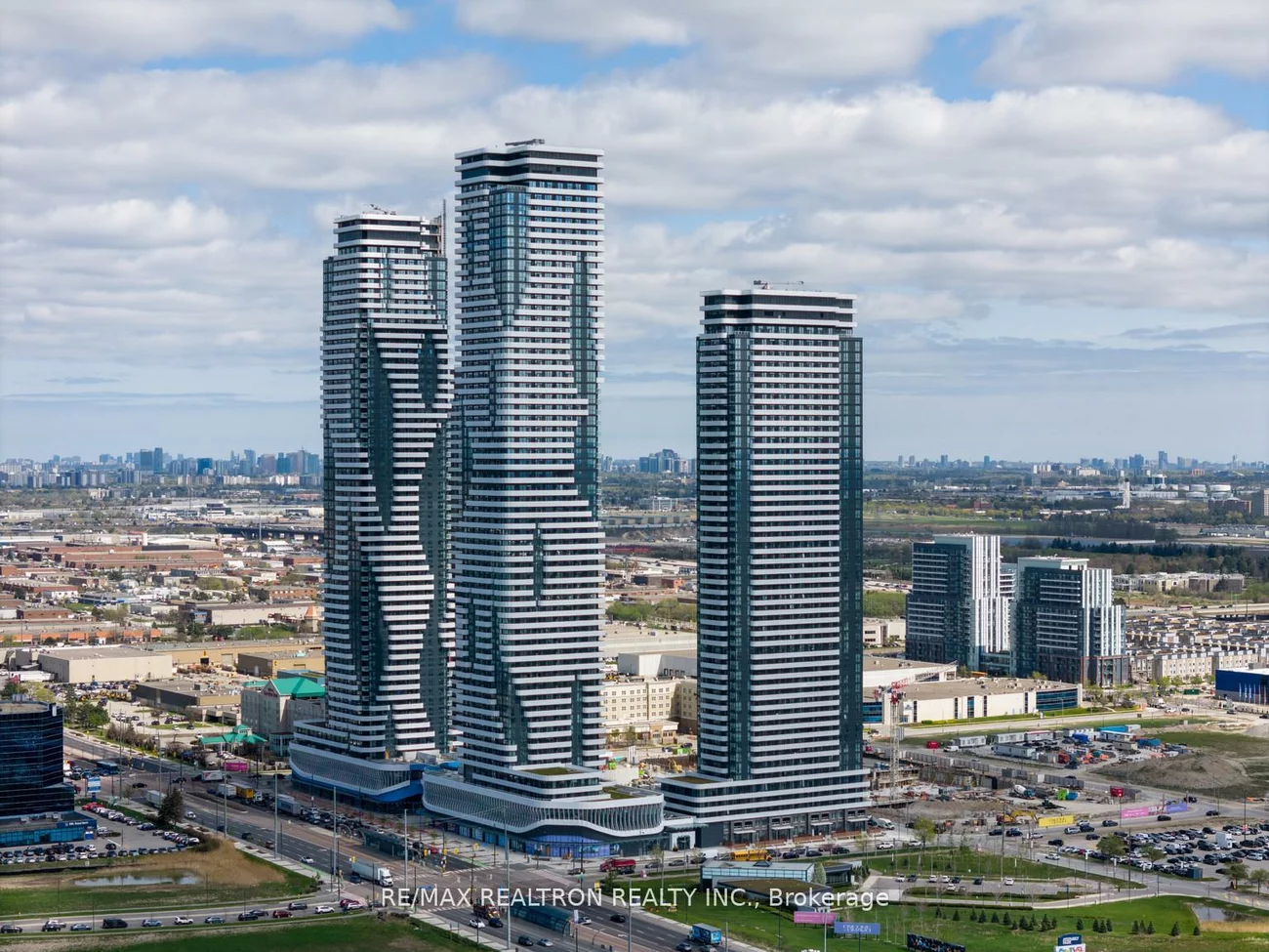 225, Commerce, Vaughan Corporate Centre, Vaughan