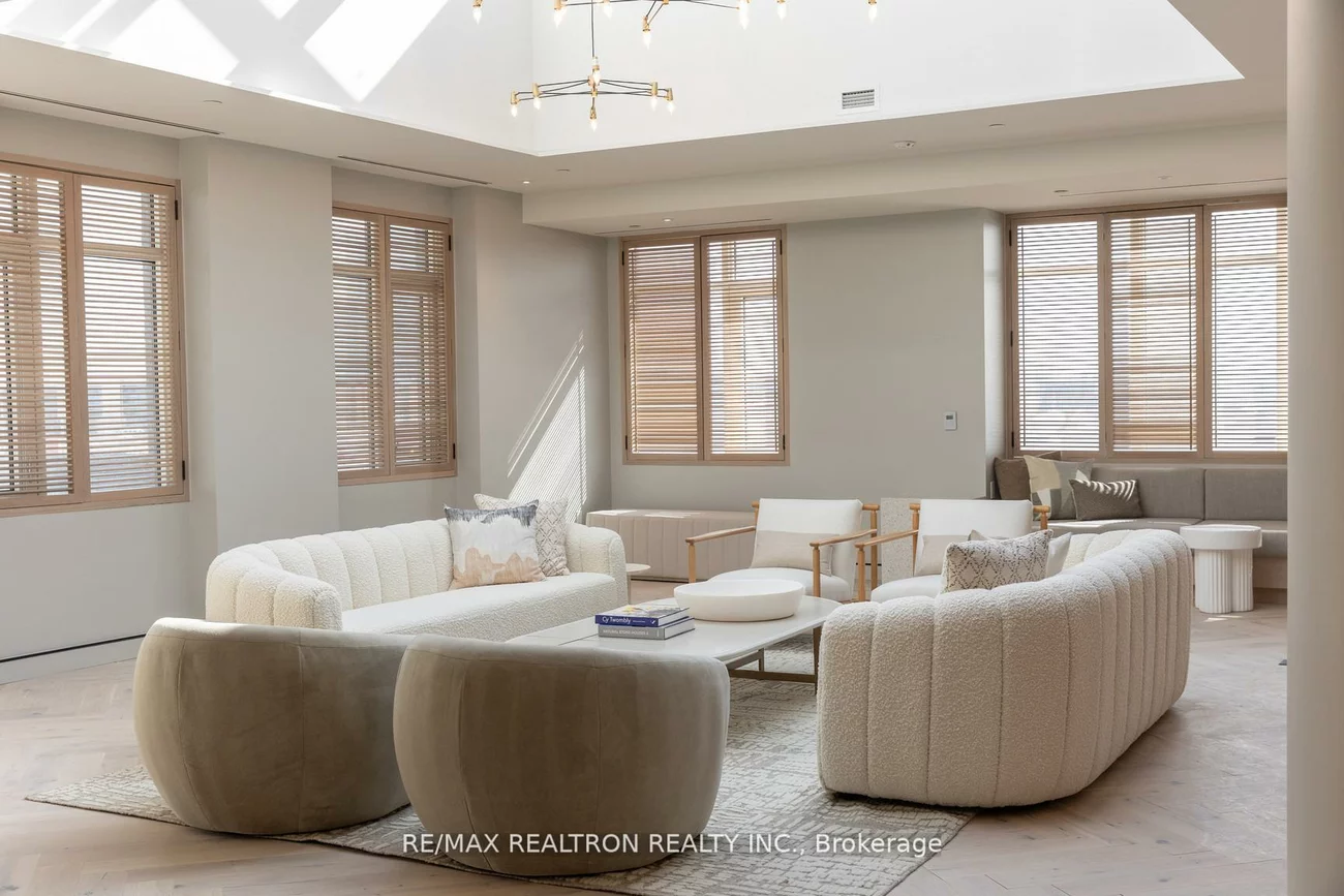 225, Commerce, Vaughan Corporate Centre, Vaughan