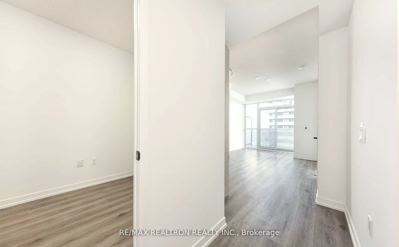 225, Commerce, Vaughan Corporate Centre, Vaughan