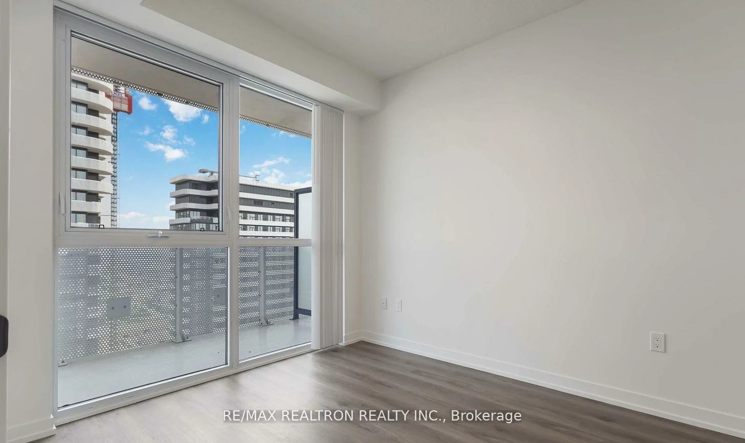 225, Commerce, Vaughan Corporate Centre, Vaughan