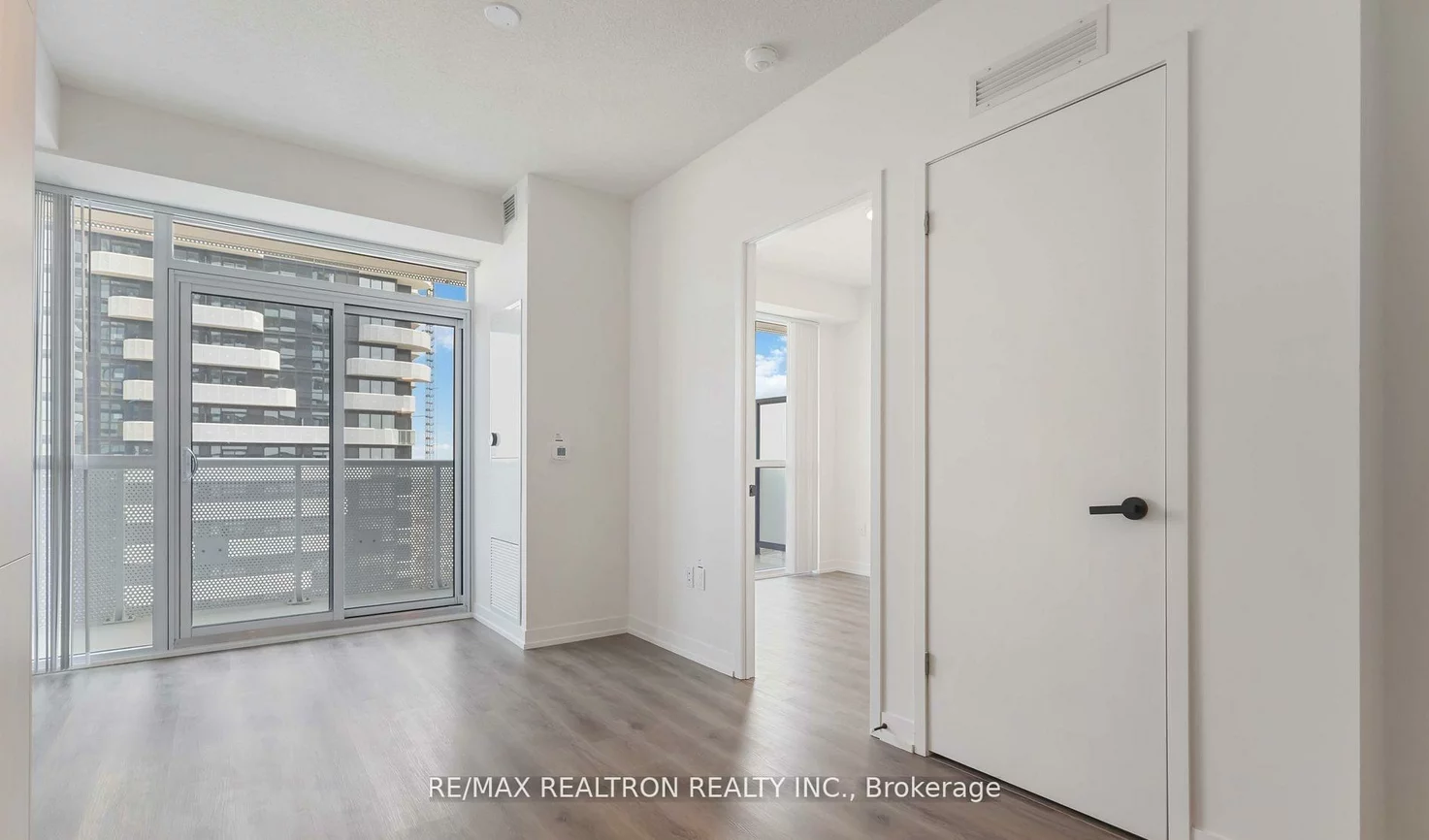 225, Commerce, Vaughan Corporate Centre, Vaughan