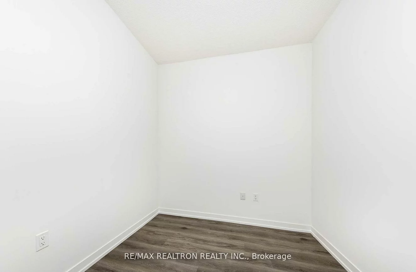 225, Commerce, Vaughan Corporate Centre, Vaughan