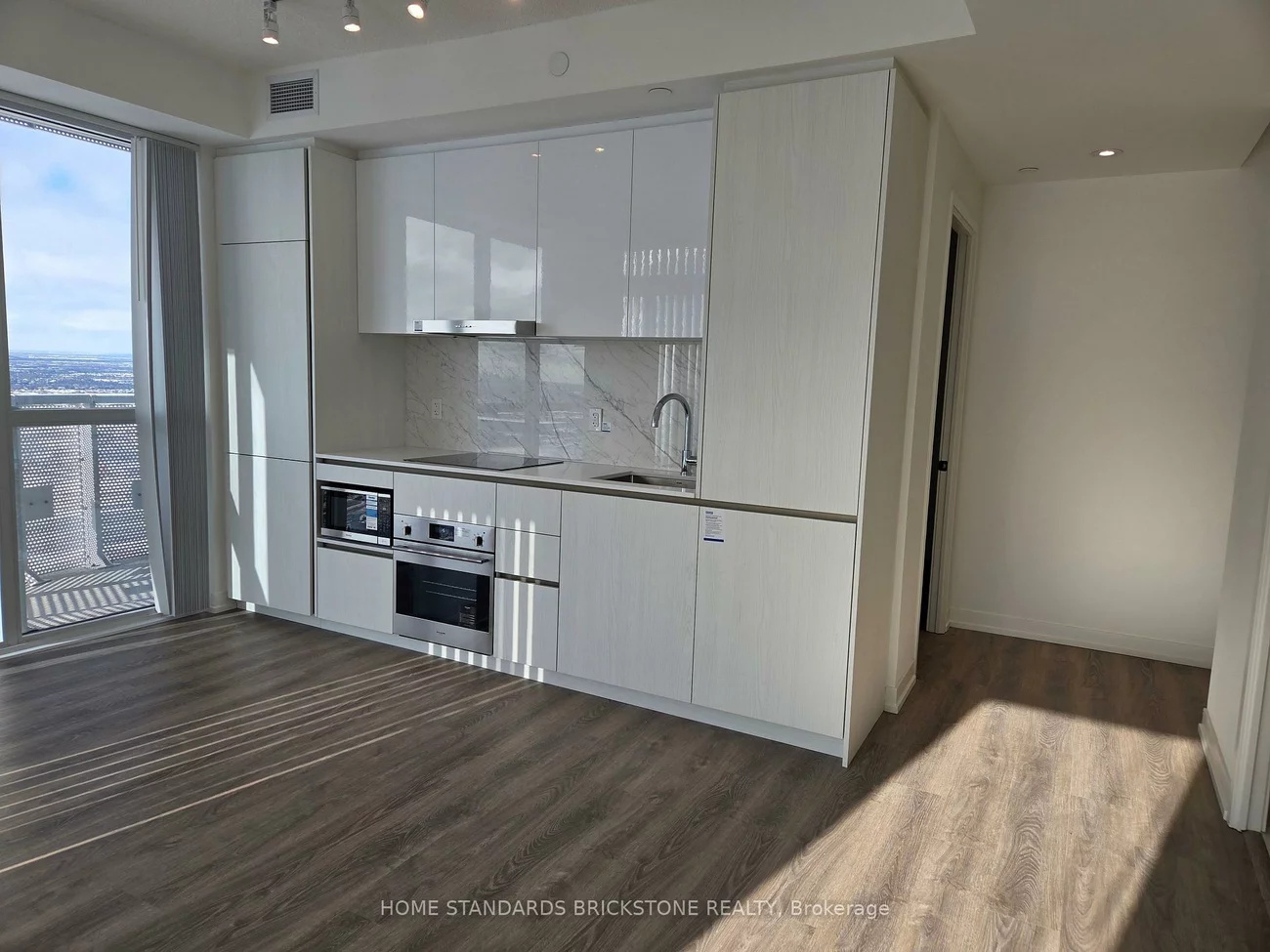 8, Interchange, Vaughan Corporate Centre, Vaughan