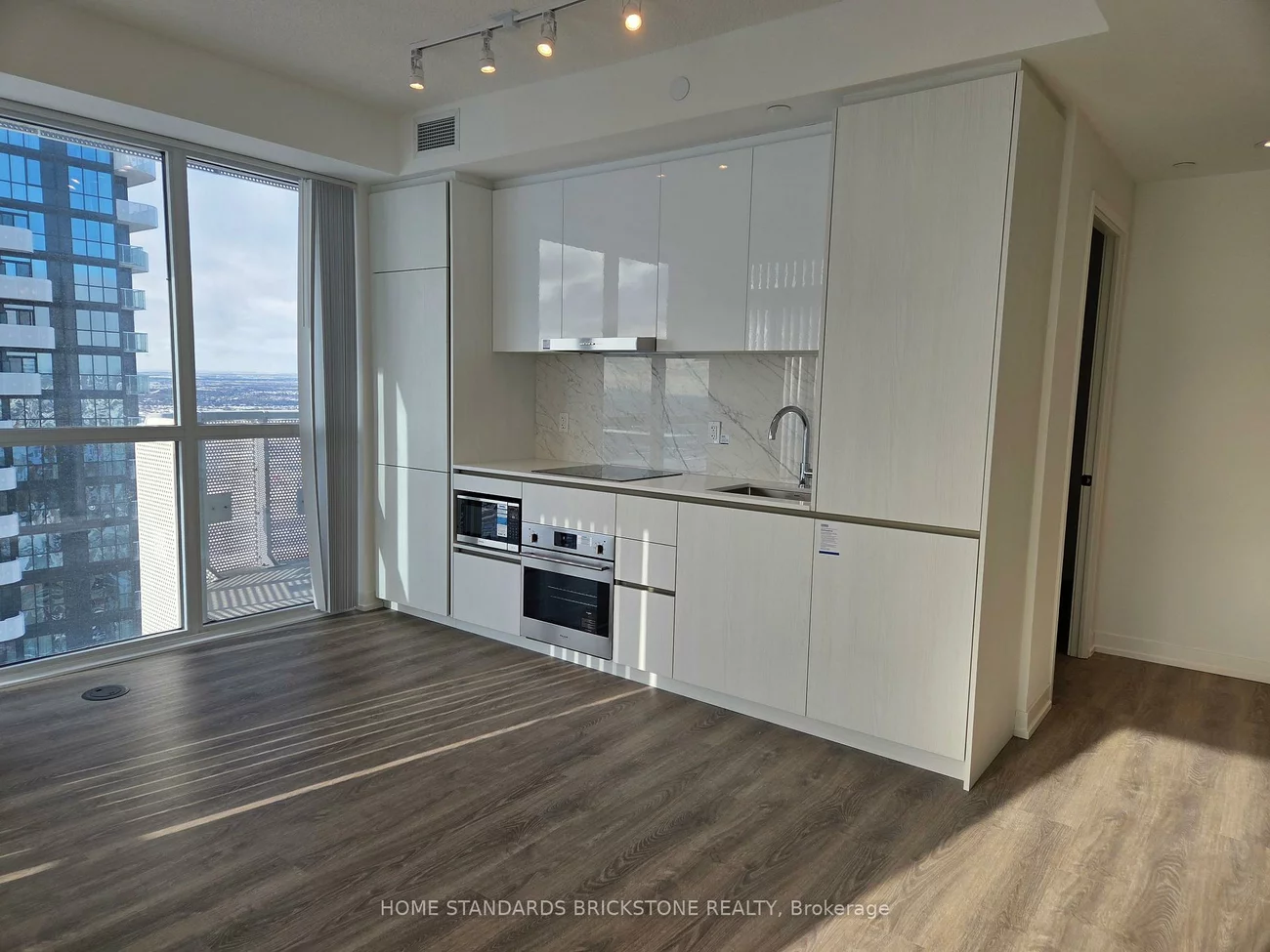 8, Interchange, Vaughan Corporate Centre, Vaughan