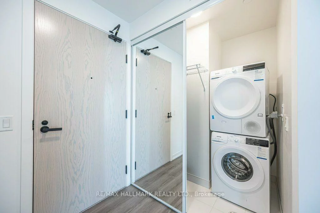 28, Interchange, Vaughan Corporate Centre, Vaughan