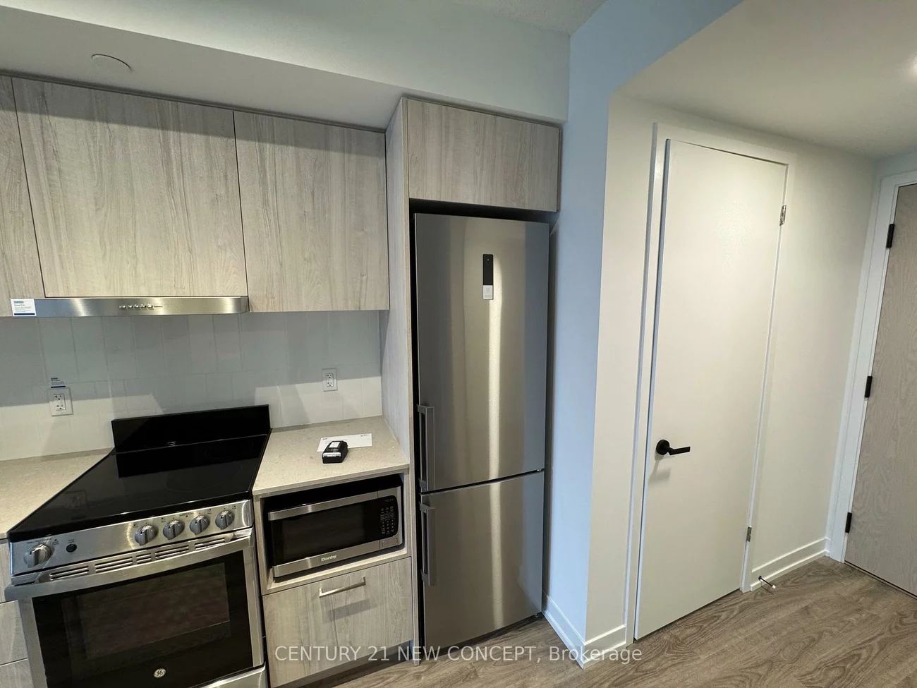 195, Commerce, Vaughan Corporate Centre, Vaughan