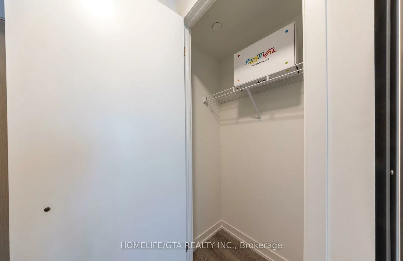 195, Commerce, Vaughan Corporate Centre, Vaughan