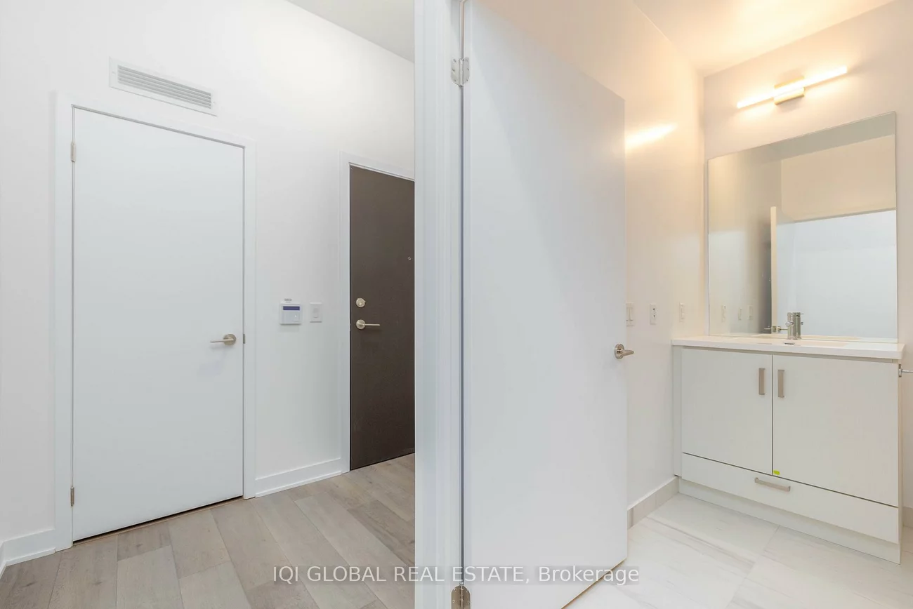 10, Honeycrisp, Vaughan Corporate Centre, Vaughan