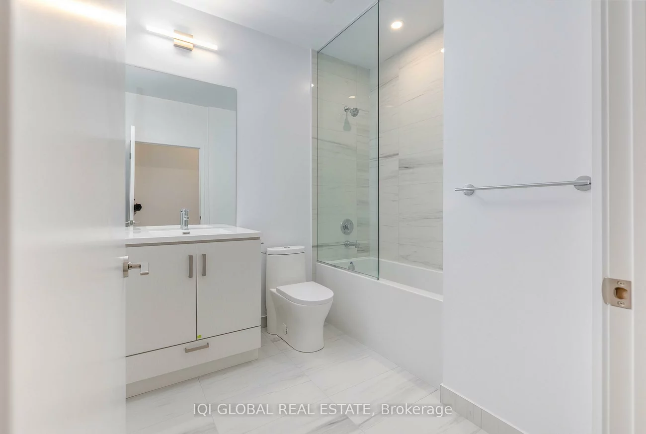 10, Honeycrisp, Vaughan Corporate Centre, Vaughan