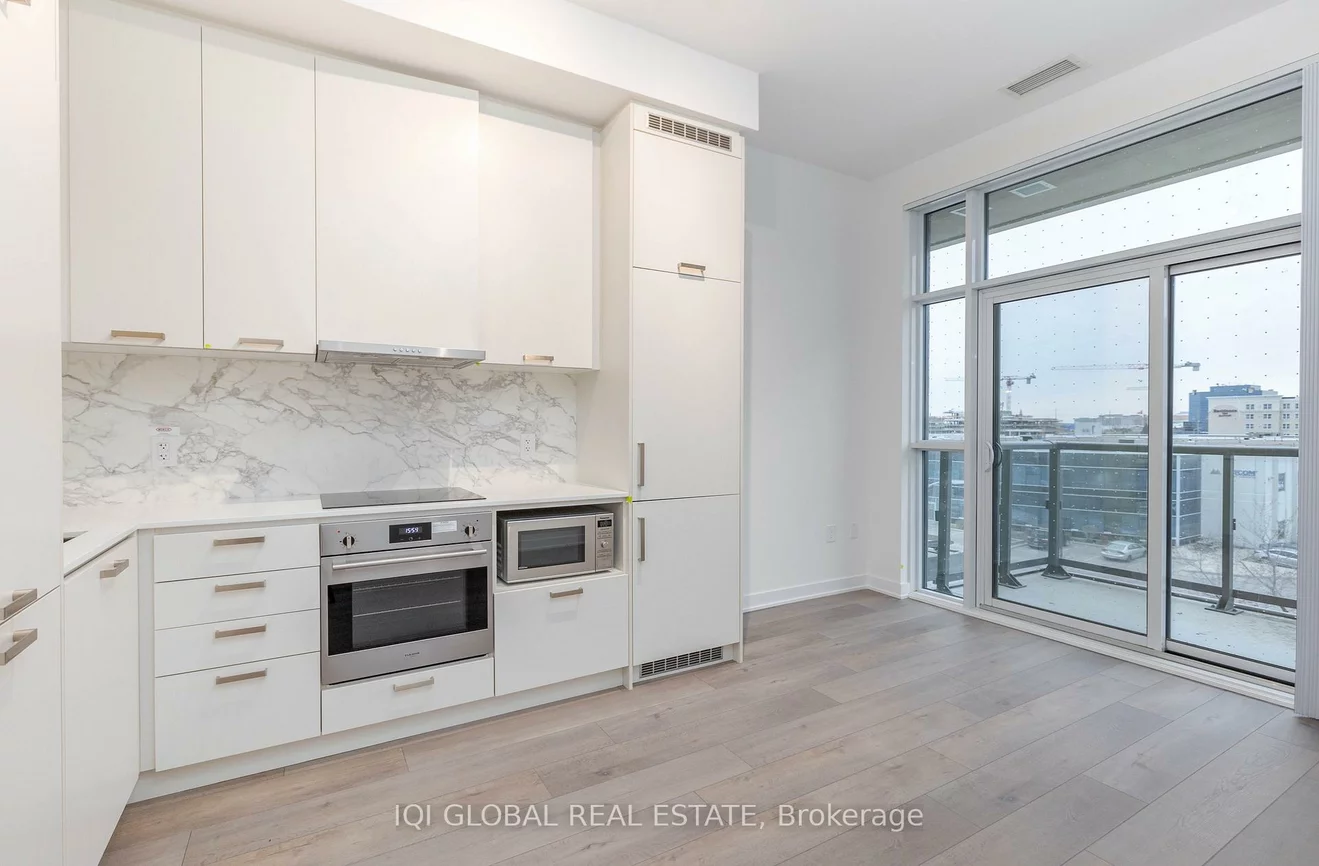 10, Honeycrisp, Vaughan Corporate Centre, Vaughan