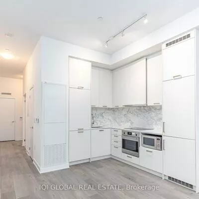 10, Honeycrisp, Vaughan Corporate Centre, Vaughan