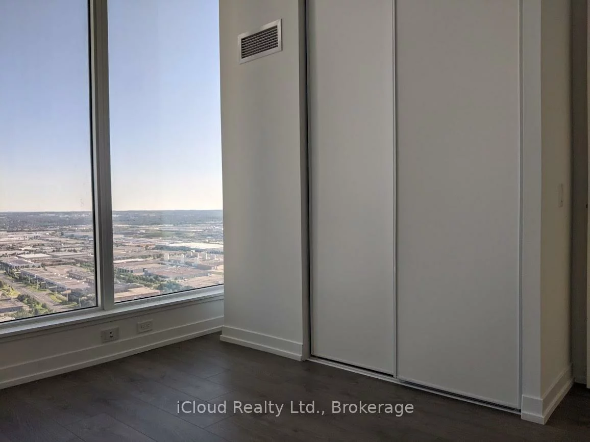 950, Portage, Vaughan Corporate Centre, Vaughan