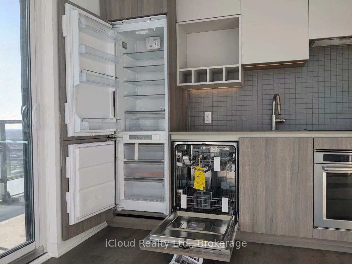 950, Portage, Vaughan Corporate Centre, Vaughan