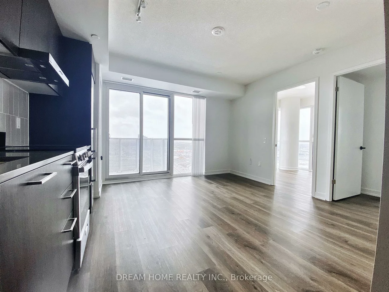 195, Commerce, Vaughan Corporate Centre, Vaughan