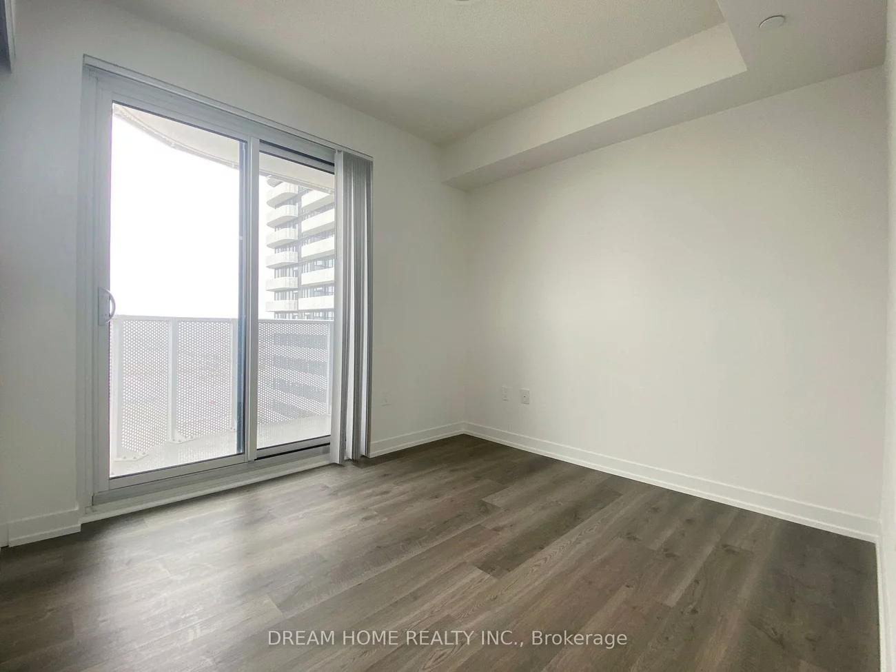 195, Commerce, Vaughan Corporate Centre, Vaughan