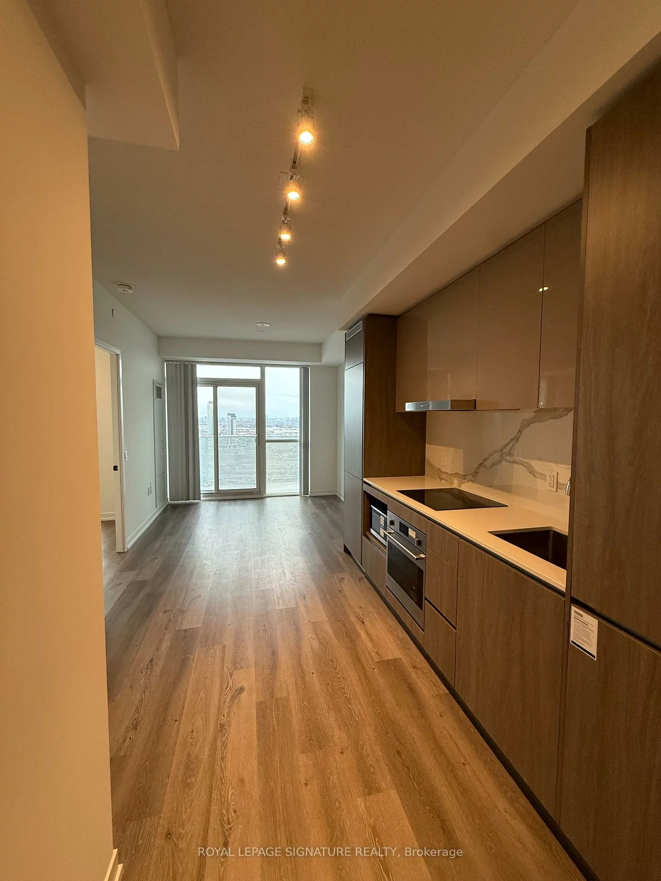 28, Interchange, Vaughan Corporate Centre, Vaughan