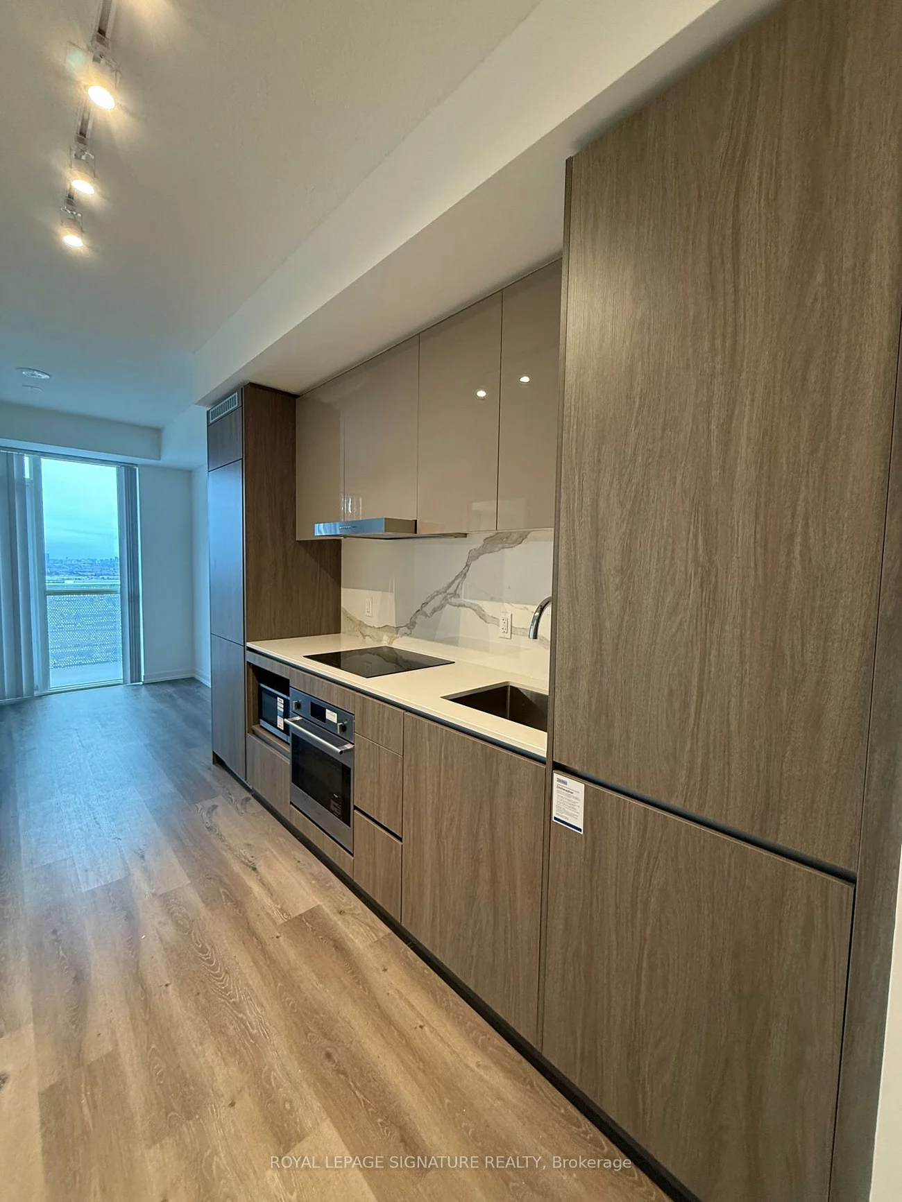 28, Interchange, Vaughan Corporate Centre, Vaughan