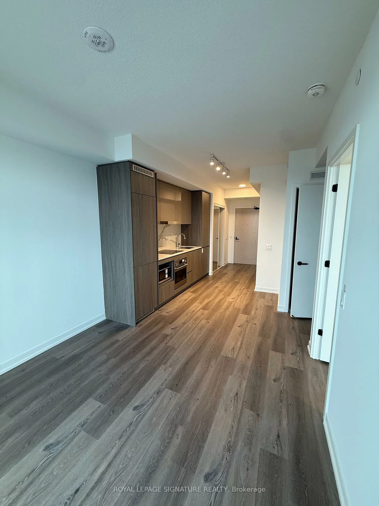 28, Interchange, Vaughan Corporate Centre, Vaughan