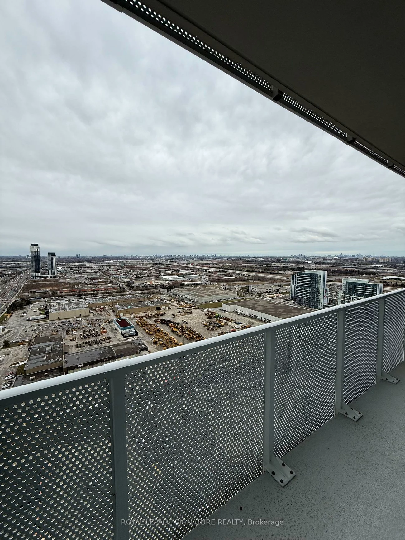 28, Interchange, Vaughan Corporate Centre, Vaughan