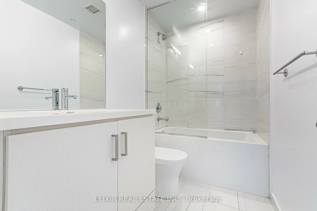 60, Honeycrisp, Vaughan Corporate Centre, Vaughan