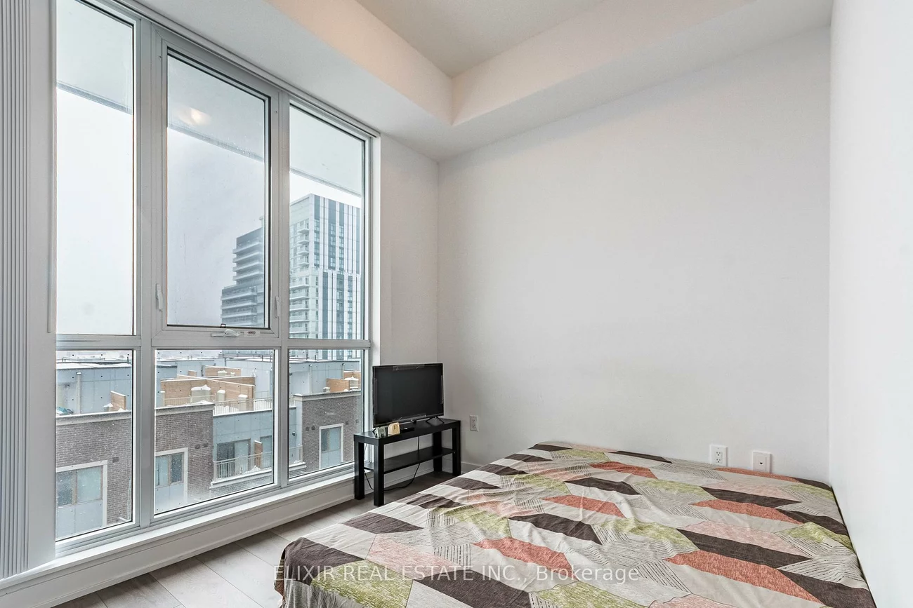 60, Honeycrisp, Vaughan Corporate Centre, Vaughan