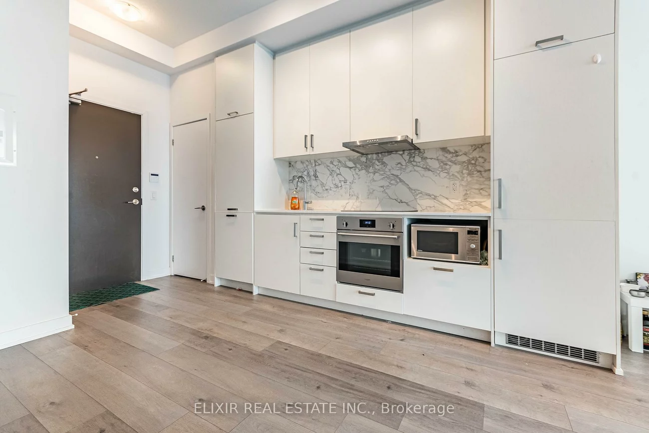 60, Honeycrisp, Vaughan Corporate Centre, Vaughan