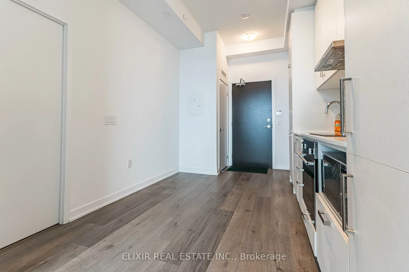 60, Honeycrisp, Vaughan Corporate Centre, Vaughan