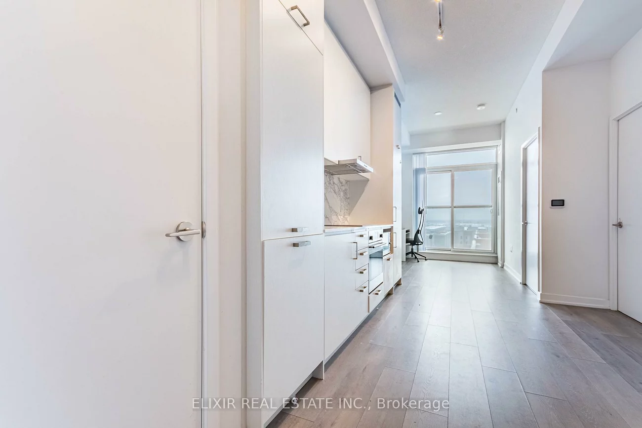 60, Honeycrisp, Vaughan Corporate Centre, Vaughan