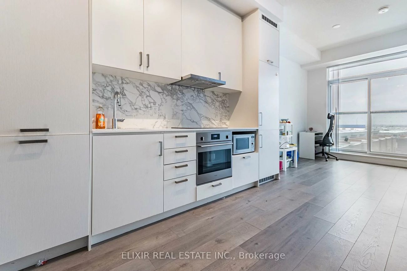 60, Honeycrisp, Vaughan Corporate Centre, Vaughan