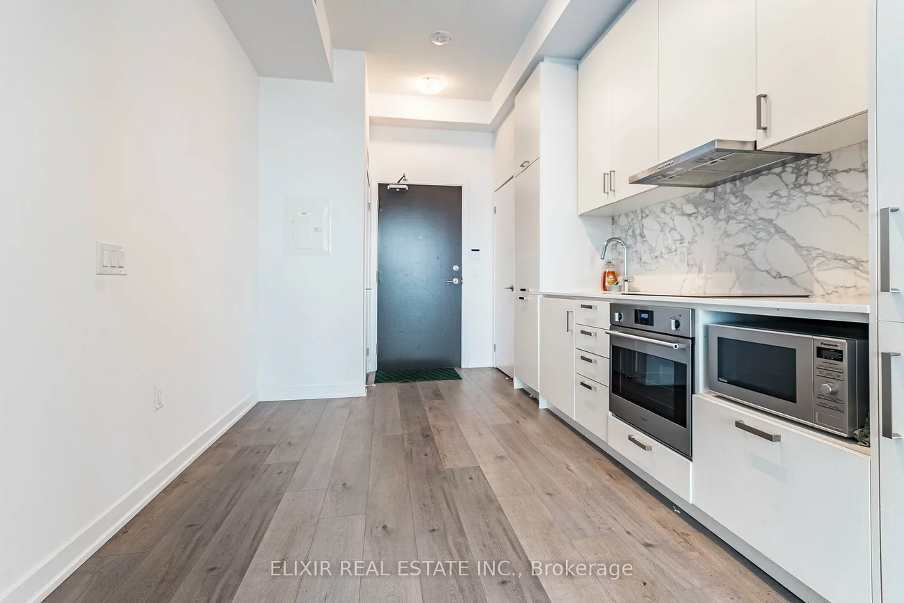 60, Honeycrisp, Vaughan Corporate Centre, Vaughan