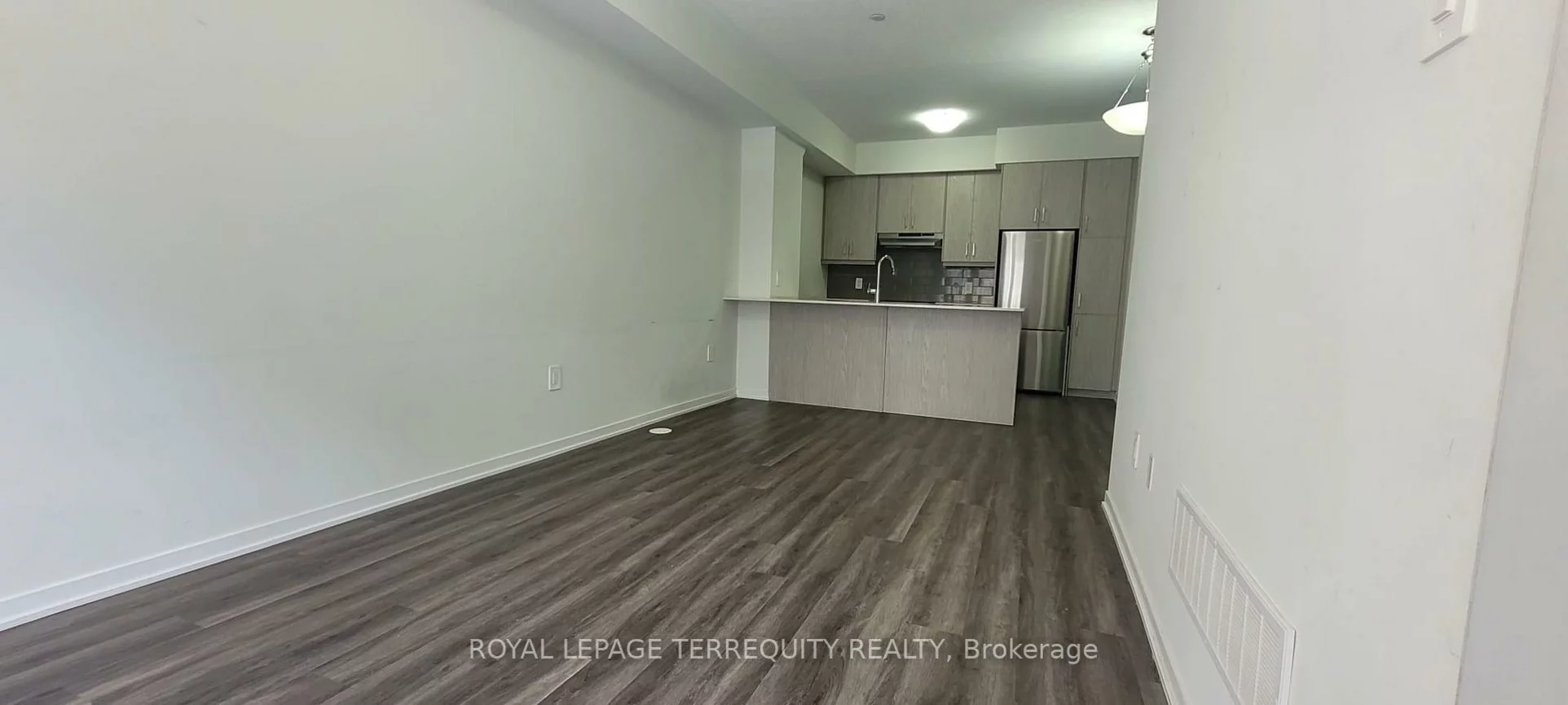 21, Honeycrisp, Vaughan Corporate Centre, Vaughan