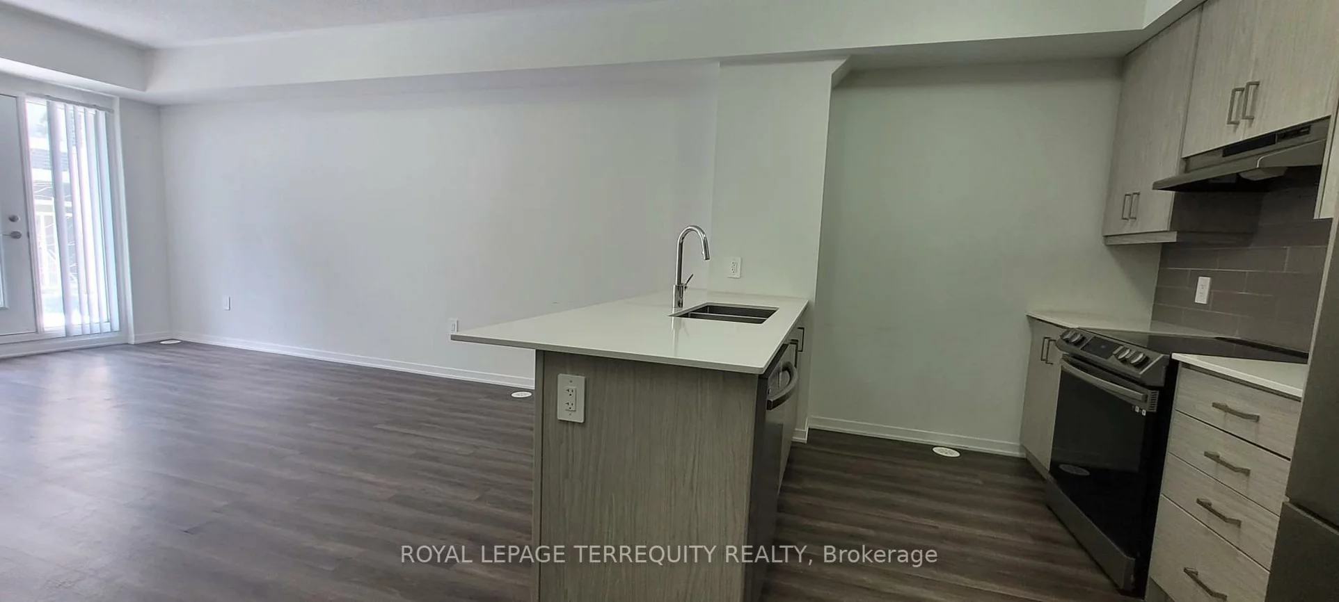 21, Honeycrisp, Vaughan Corporate Centre, Vaughan