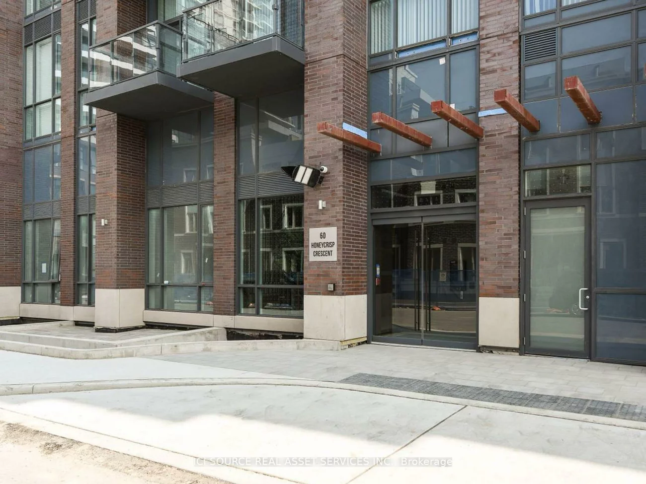 60, Honeycrisp, Vaughan Corporate Centre, Vaughan