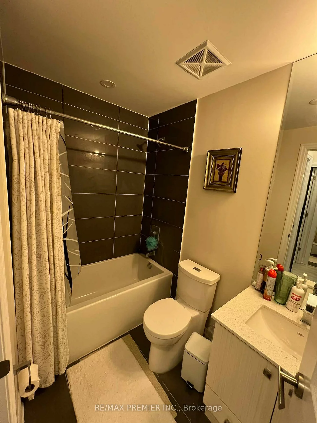 9085, Jane, Concord, Vaughan