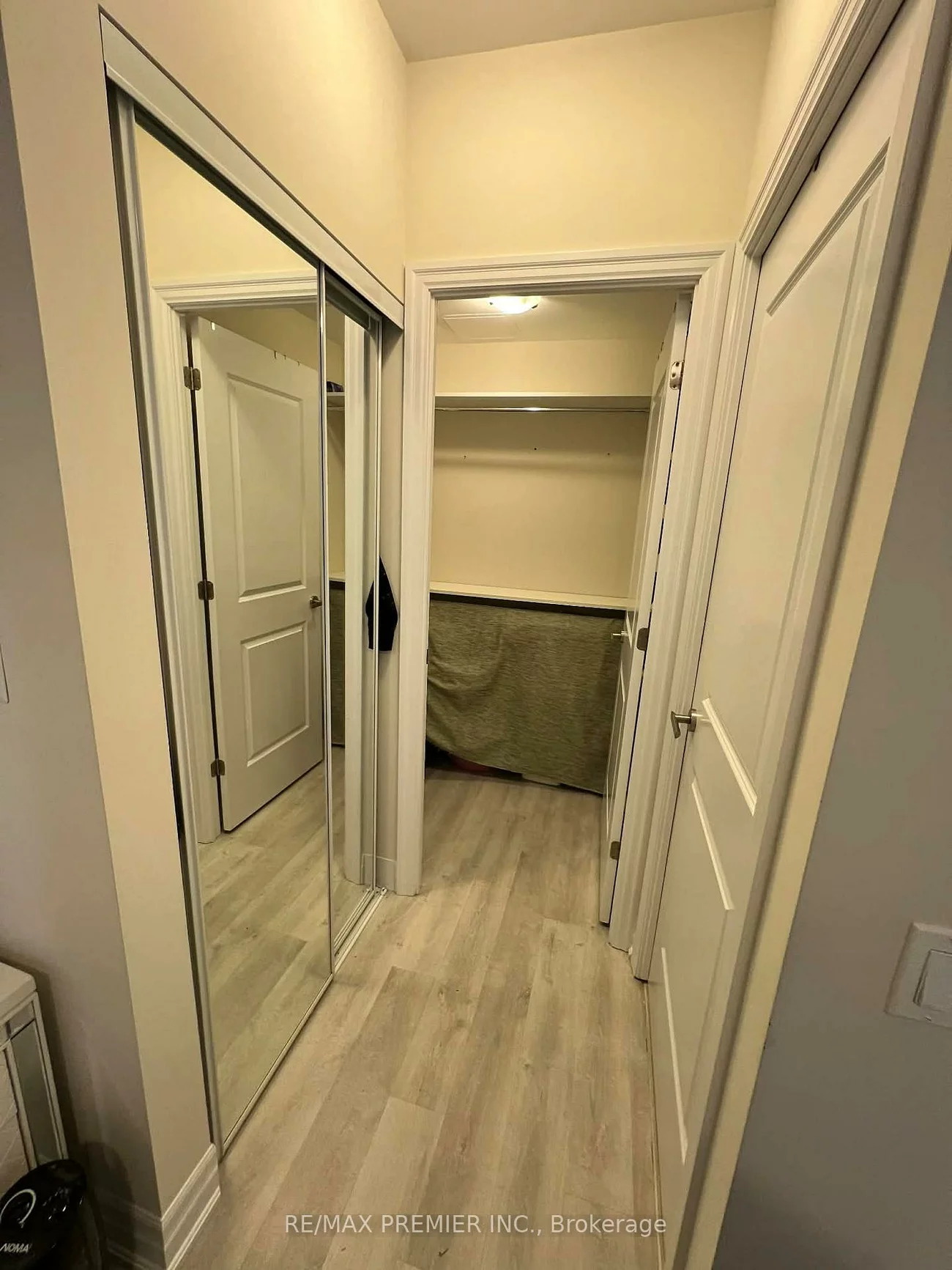 9085, Jane, Concord, Vaughan