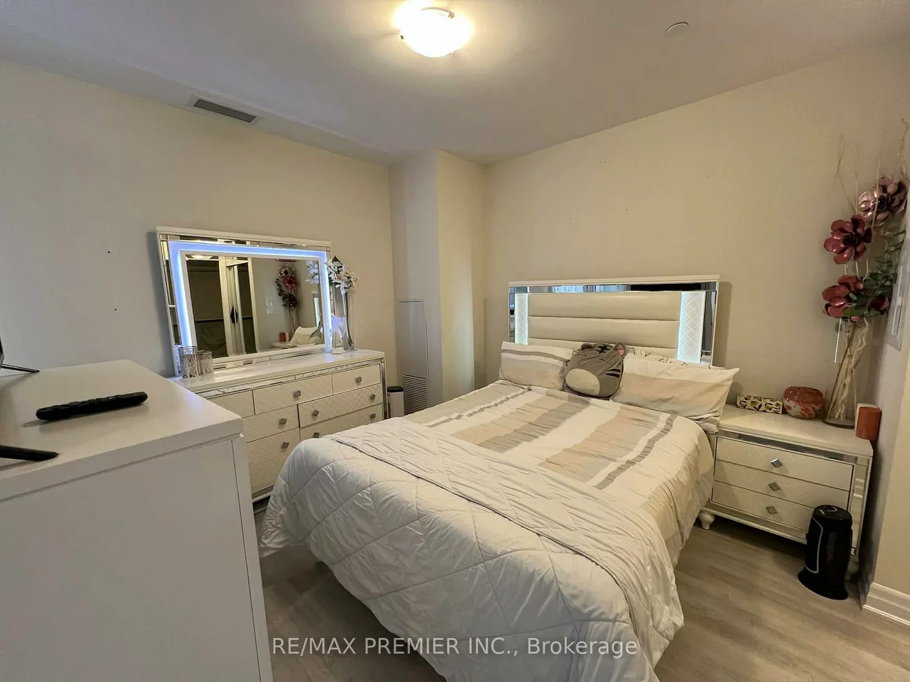 9085, Jane, Concord, Vaughan