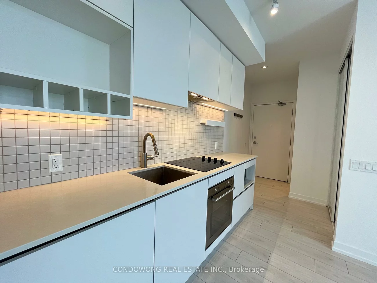 898, Portage, Vaughan Corporate Centre, Vaughan