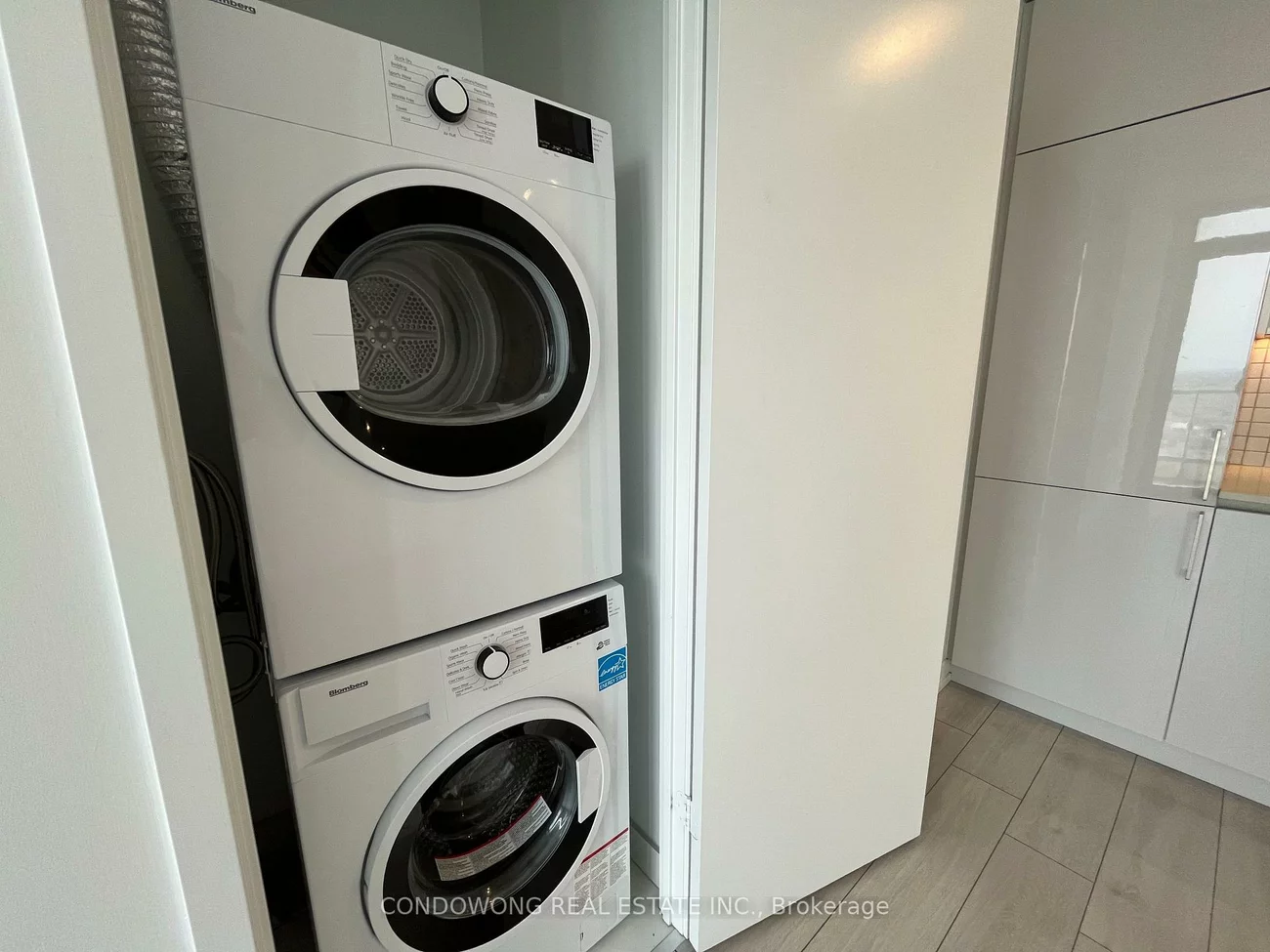 898, Portage, Vaughan Corporate Centre, Vaughan