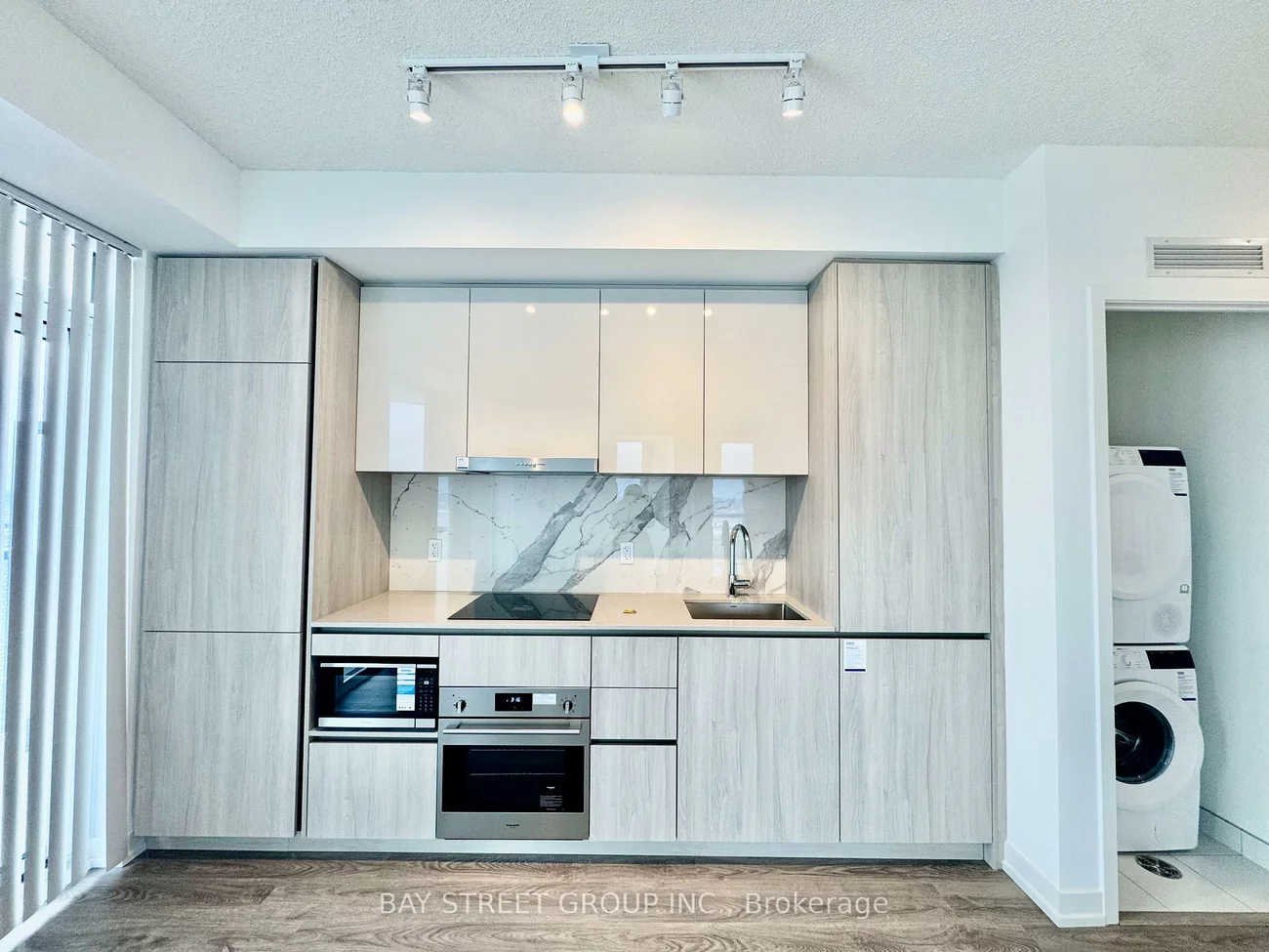 8, Interchange, Vaughan Corporate Centre, Vaughan